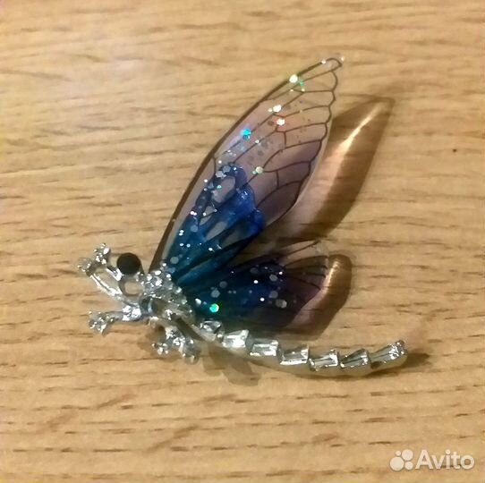 Изящная стрекоза. Брошь