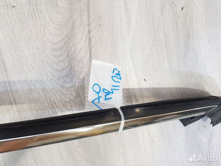 Молдинг рамки передней правой двери Volvo V70 2007