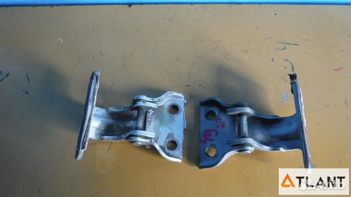 Петля дверная передний правый nissan largo