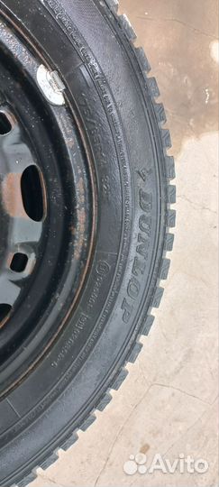 Dunlop SP Winter Ice 01 175/65 R14 82T