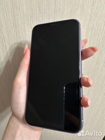 Телефон iPhone 11