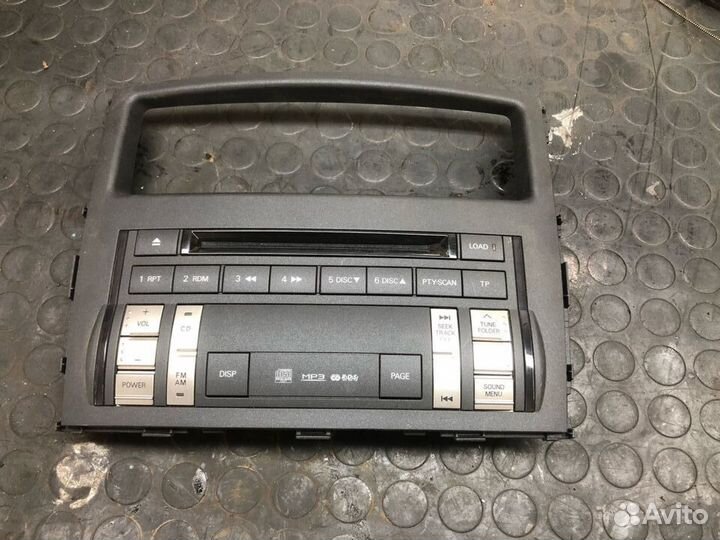 Панель магнитолы Mitsubishi Pajero 4