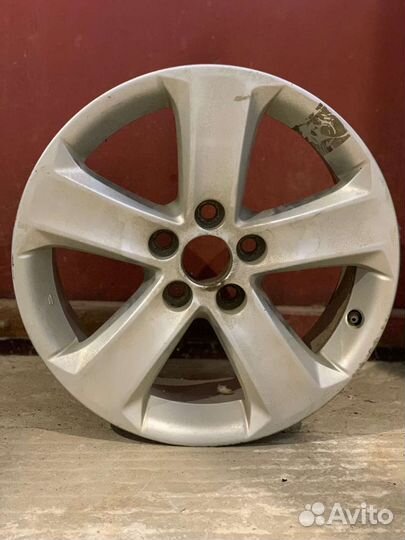 Литые диски r17 на toyota rav4 14года оригинал