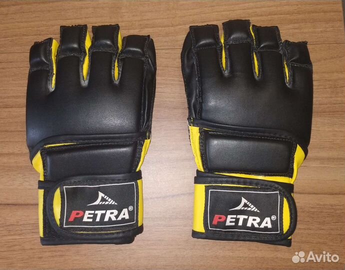 Перчатки для единоборств