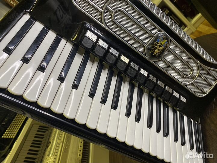 Аккордеон Weltmeister Supita новый