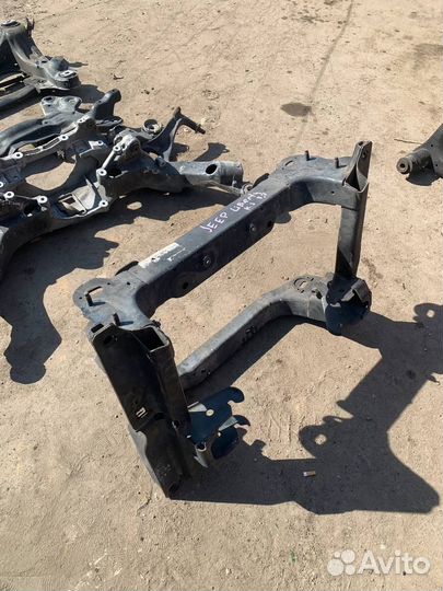 Передний подрамник Jeep Cherokee Liberty KJ 3.7