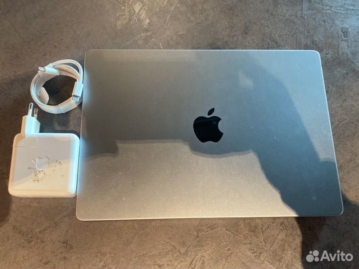 Macbook pro 14 m1 16 512