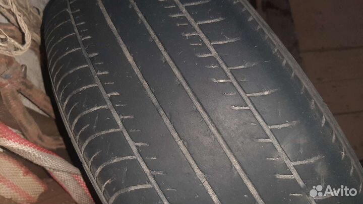 Yokohama E70B 215 R16