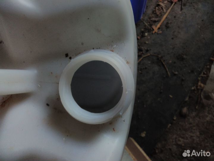 Продам канистры 30литров