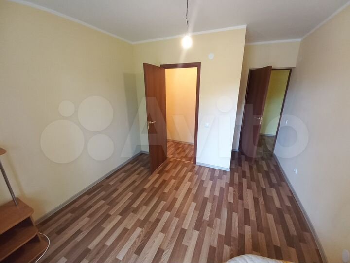 3-к. квартира, 82 м², 1/3 эт.