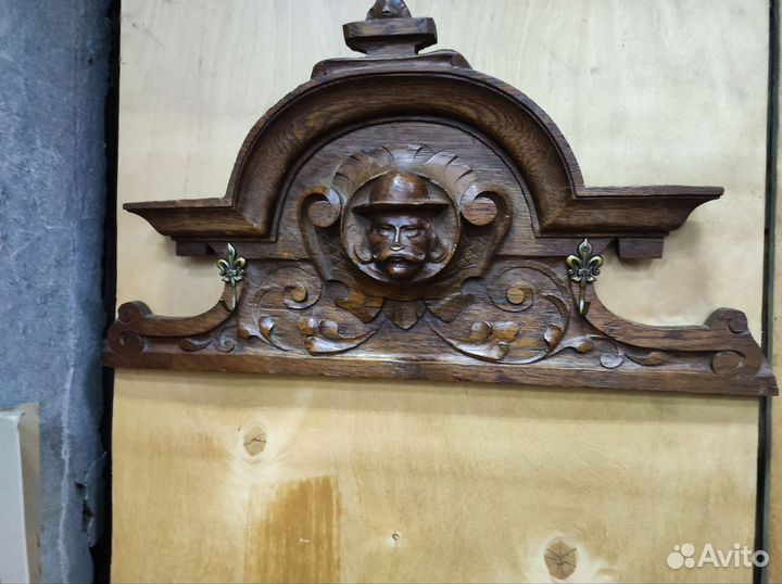 Старинная вешалка настенная