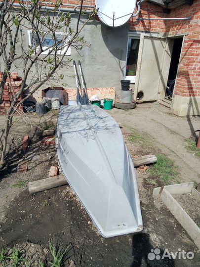 Продаю лодку стеклопластиковую Малютка
