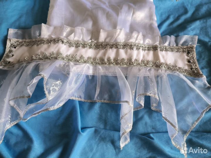 Новогодний костюм снежинки для девочки