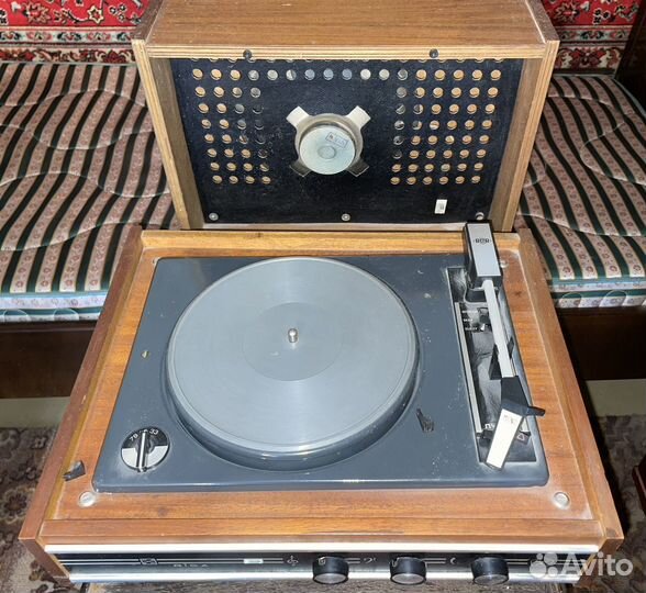 Виниловый проигрыватель
