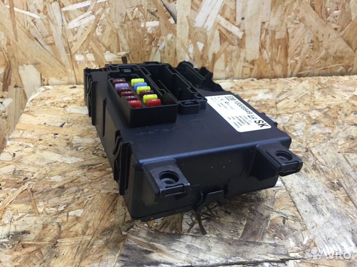 Блок предохранителей Opel Corsa D GM 13308949 SK