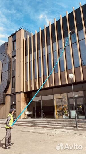 Мойка фасадов и остекления высотных зданий