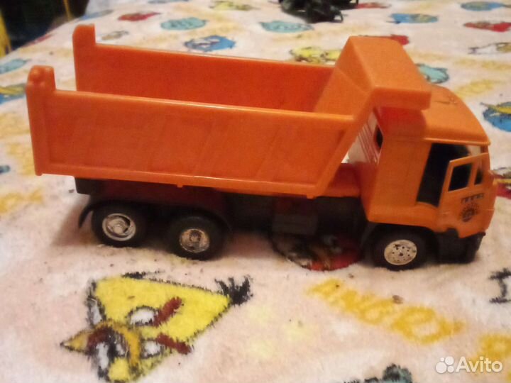 Игрушка грузовик