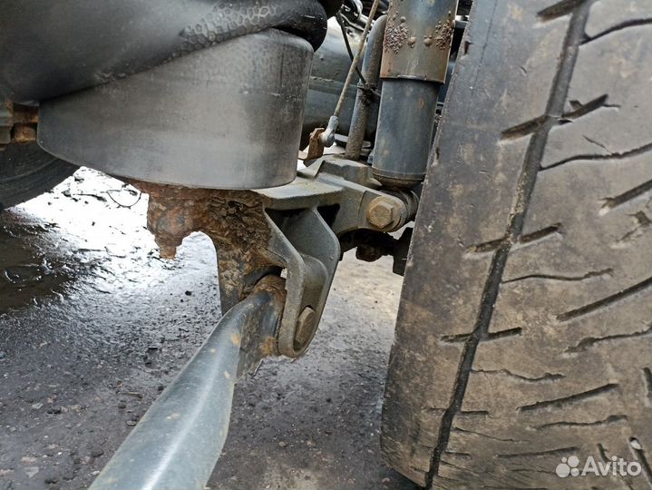 Кронштейн пневморессоры правый