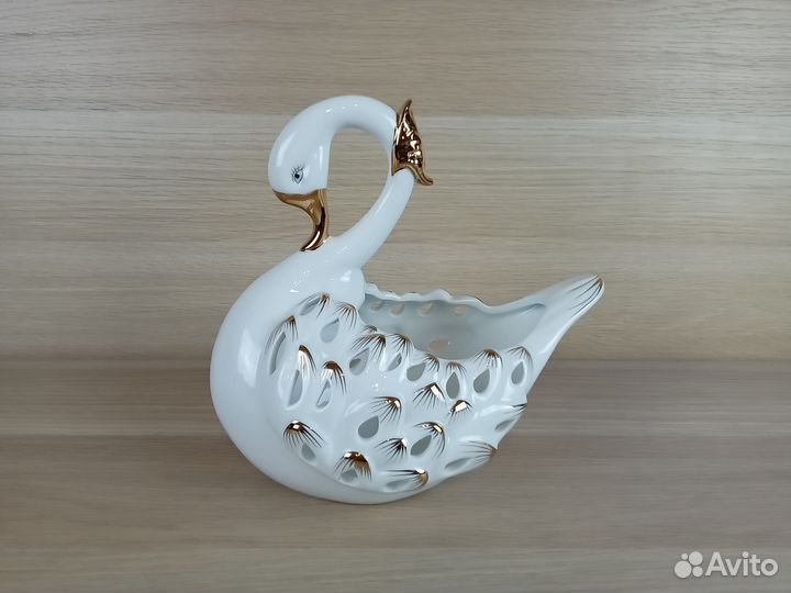 Ваза для конфет Лебедь б/у 22 см