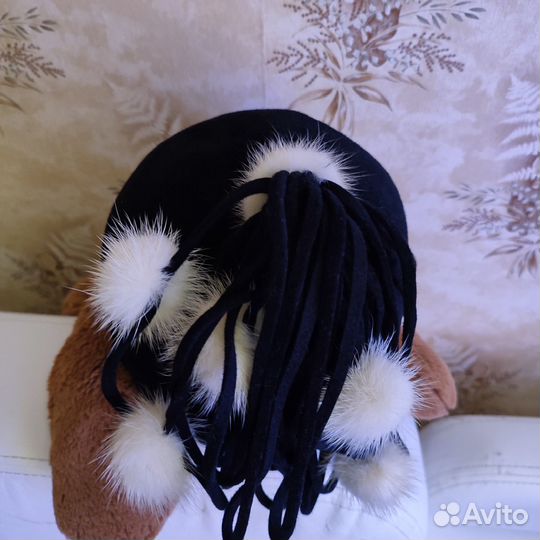 Шляпка фетровая с белой норкой