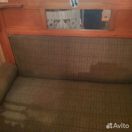 Старинный антикварный диван
