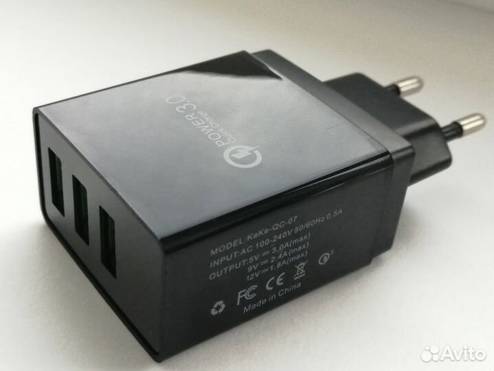 3 USB Адаптер с показателем напряжения