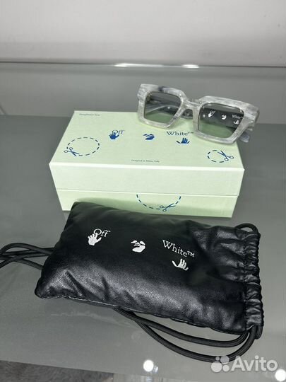 Солнцезащитные очкиOff-White