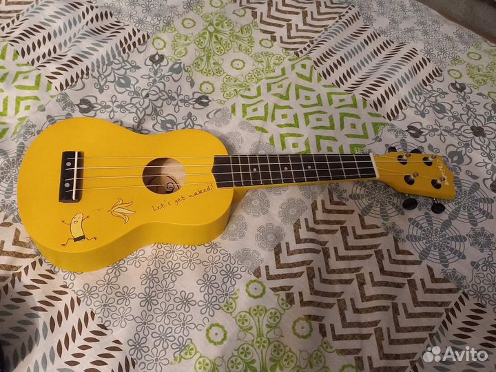 Новая Укулеле с чехлом