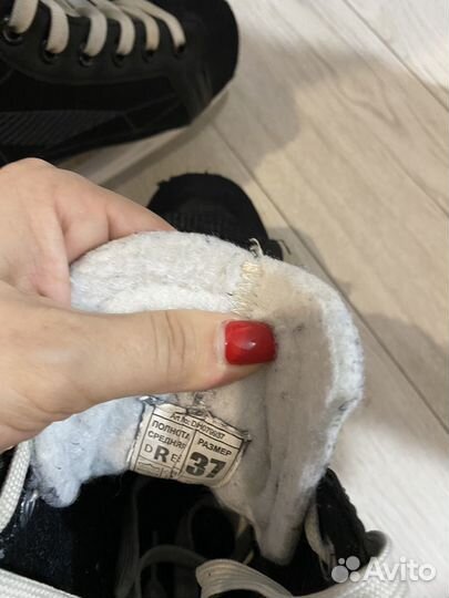 Коньки хоккейные