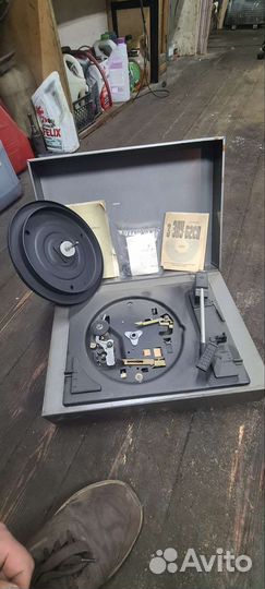 Стерео проигрыватель