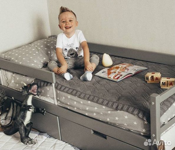 Детская деревянная кровать-тахта