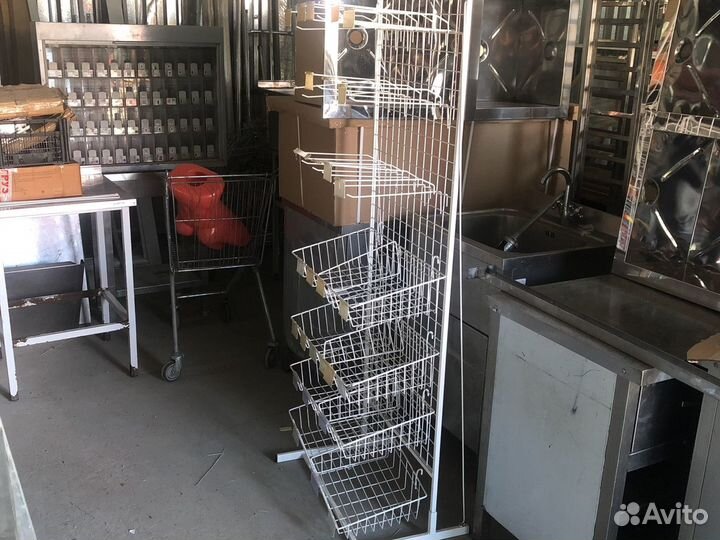 Стойка в прикассовую зону