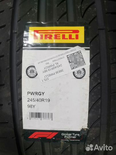 Pirelli Powergy 245/40 R19 98Y