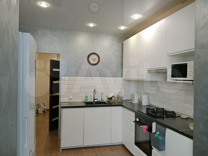 2-к. квартира, 58 м², 4/9 эт.