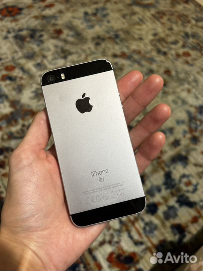iPhone SE, 64 ГБ