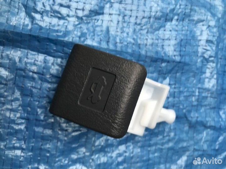 Рычаг капота Toyota Prius ZVW30 2zrfxe 2009