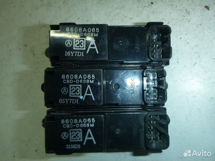 Кнопка стеклоподъемника передняя mitsubishi lancer