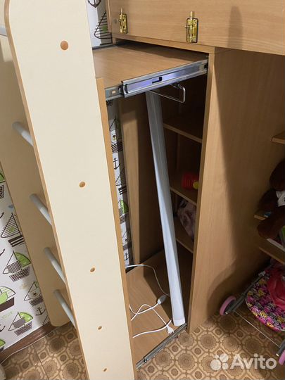 Двухъярусная кровать