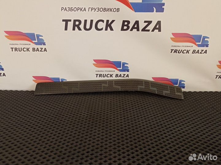 Накладка порога левого Volvo FH