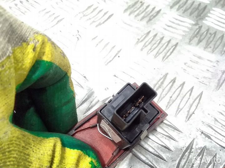 Кнопка аварийной сигнализации Opel Vectra B рест
