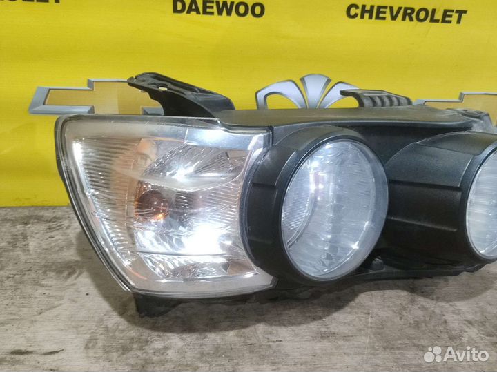Правая фара Шевроле авео т300