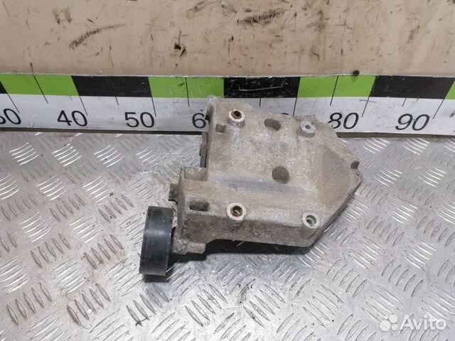 Кронштейн компрессора кондиционера Ssang yong Kyro