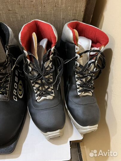 Ботинки лыжные