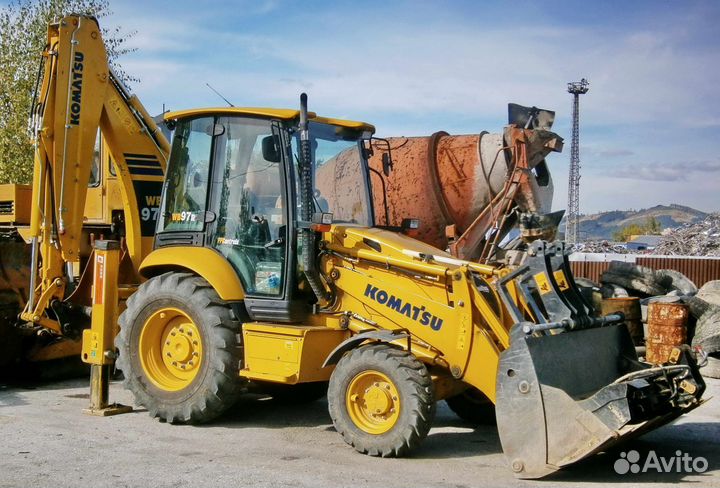 Стекло дверное на Komatsu WB97R-5 2006