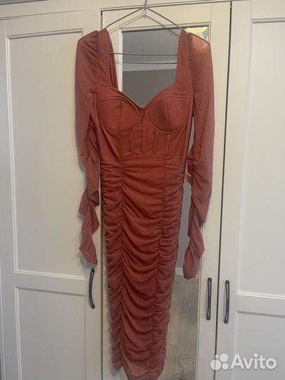 Коктейльное корсетное платье коралловое