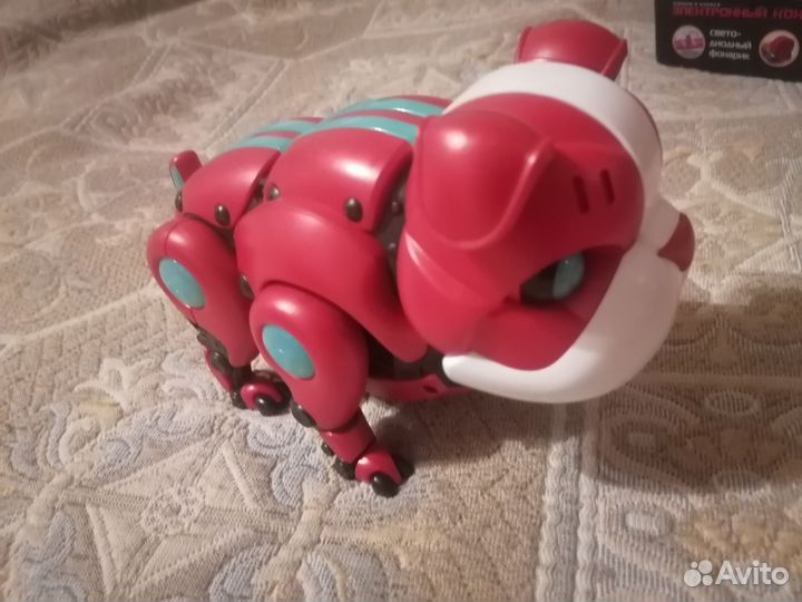 Щенок - робот, ходит лает, виляет хвостом