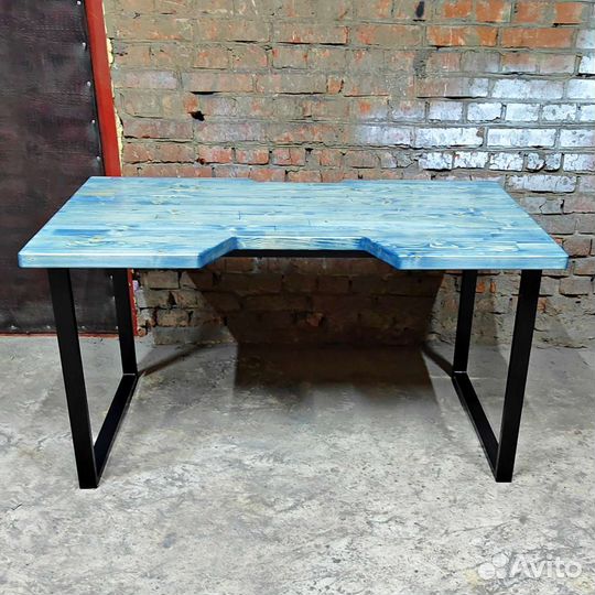 Компьютерный стол / игровой стол