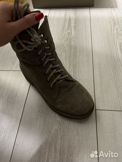 Ботинки женские 36 размер