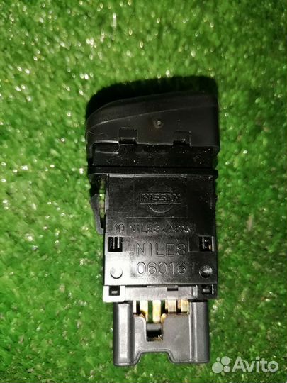Кнопка аварийки nissan sunny n 16
