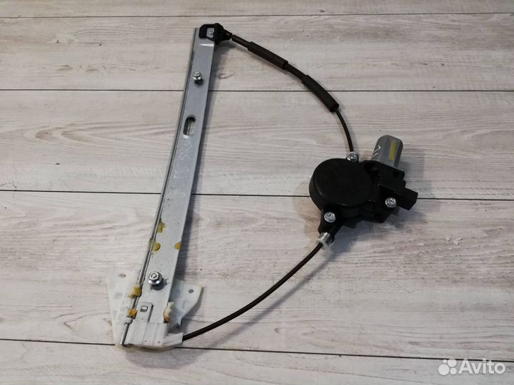 Стеклоподъёмник электрический левой двери Mazda 3